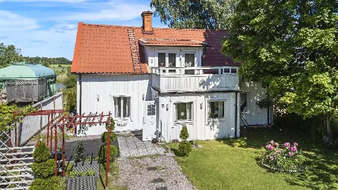 Image 1 of 40 of Varvsgatan 1B