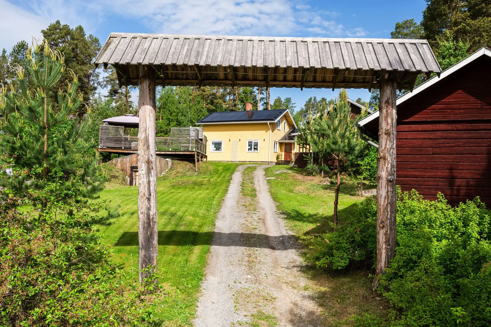 Bild 1 av 40 på Hallsta 352