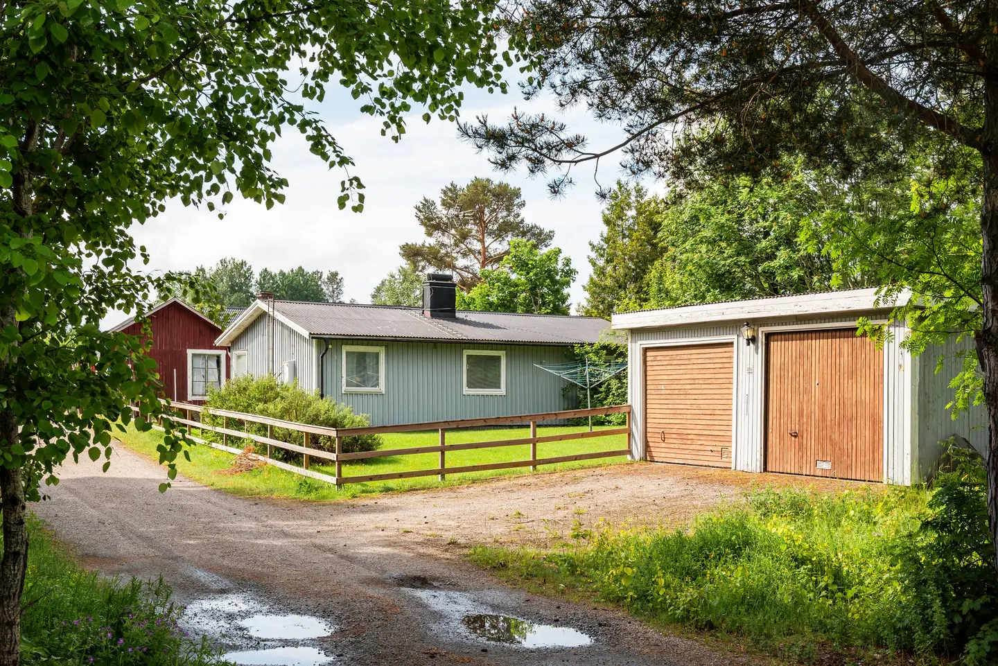 Bild 1 av 5 på Apelvägen 5
