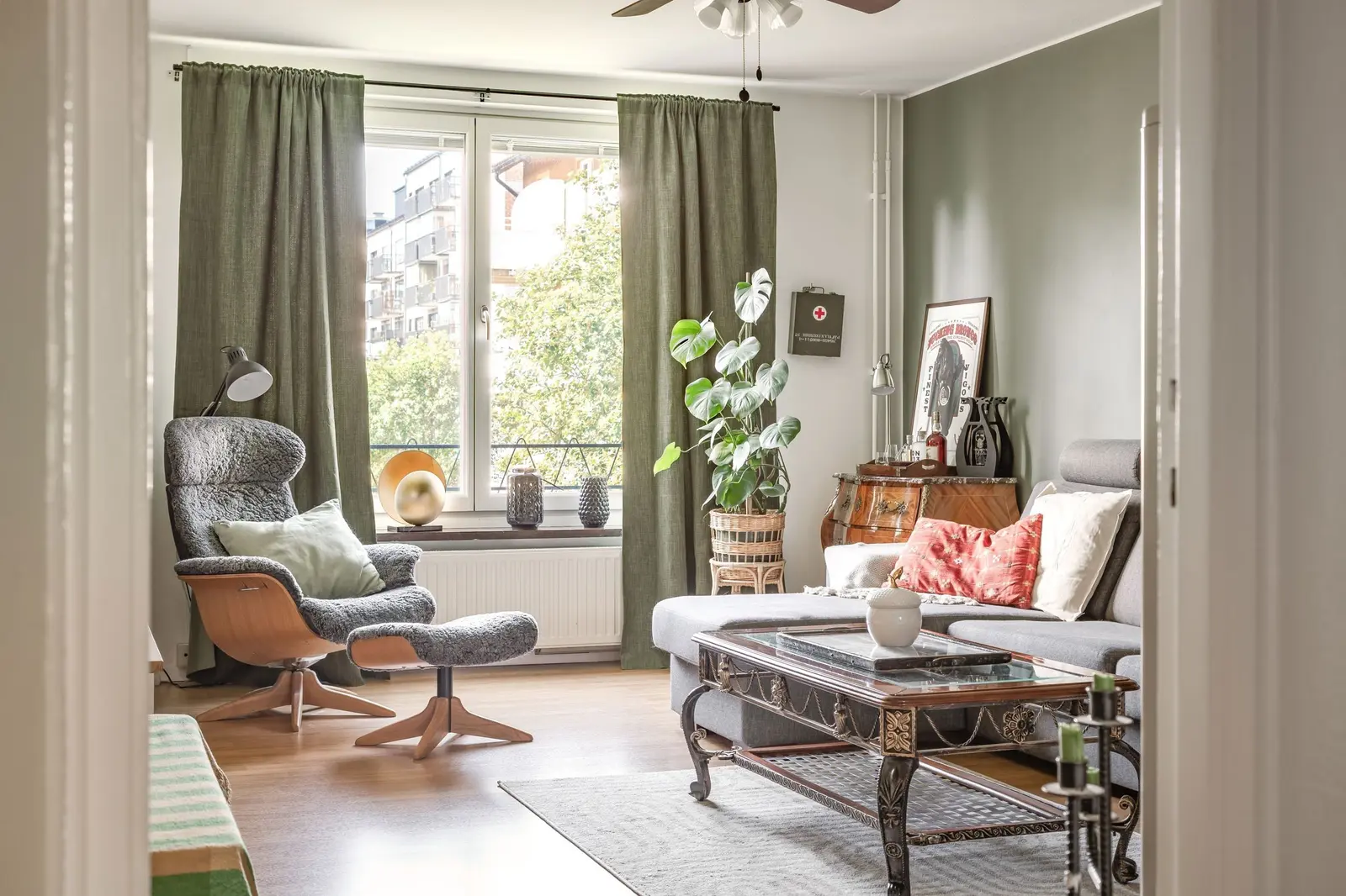 Lägenhet, Hörningsnäsvägen 34, HUDDINGE. Bild 1 av 22