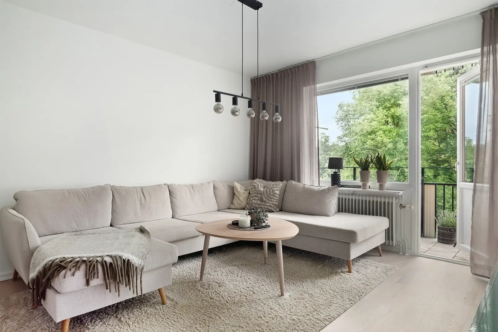 Bild 1 av 21 på Hemrydsgatan 8 D
