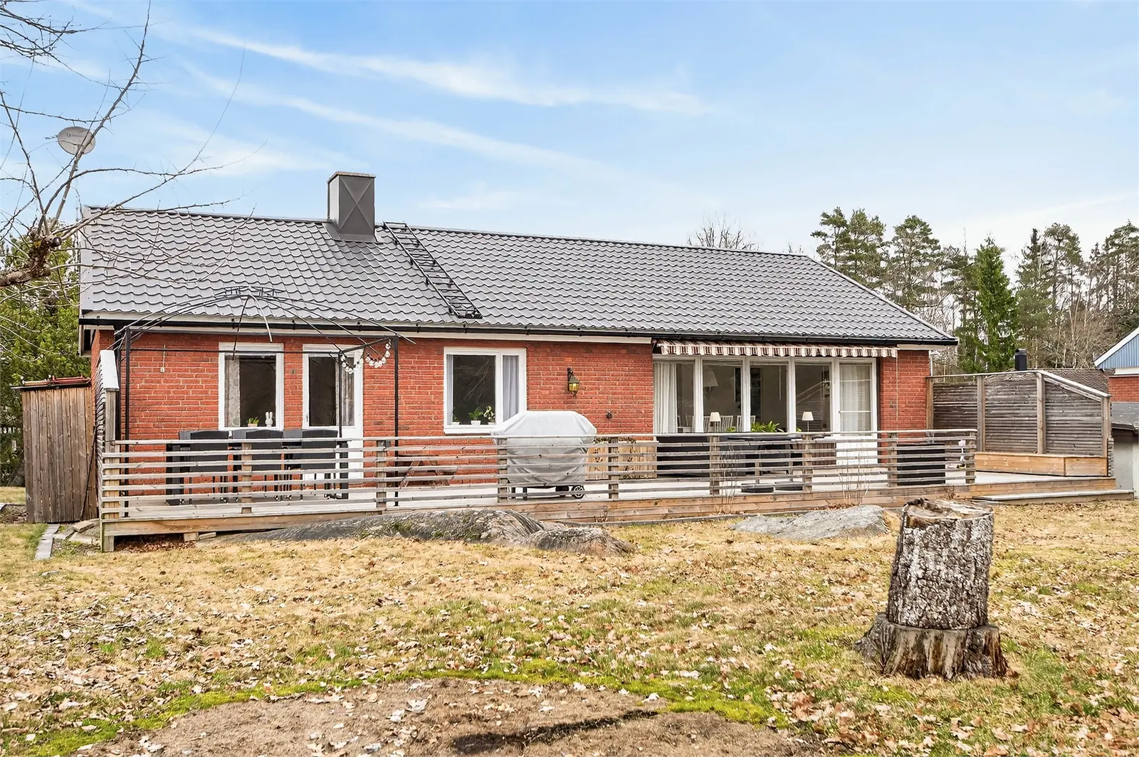 Bild 1 av 18 på Aspvägen 4
