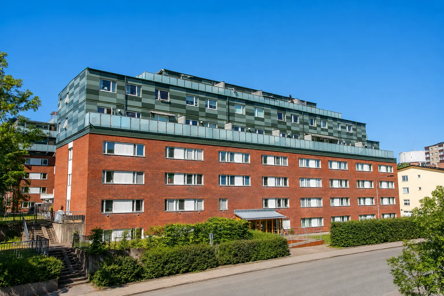 Lägenhet, Ektorpsvägen 9B. Bild 1 av 5