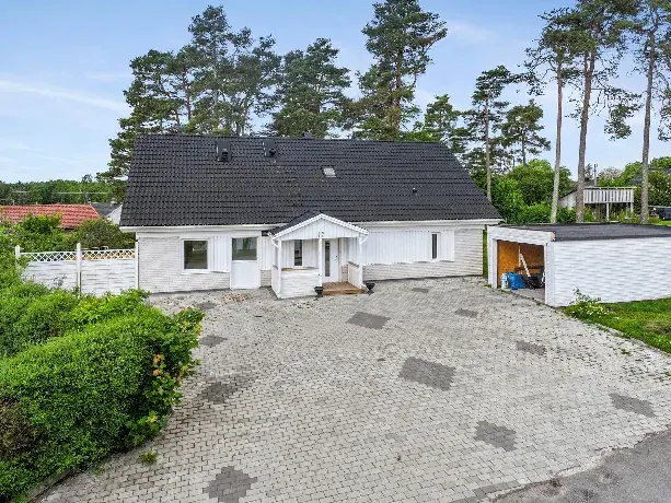 Image 1 of 33 of Mogatan 12