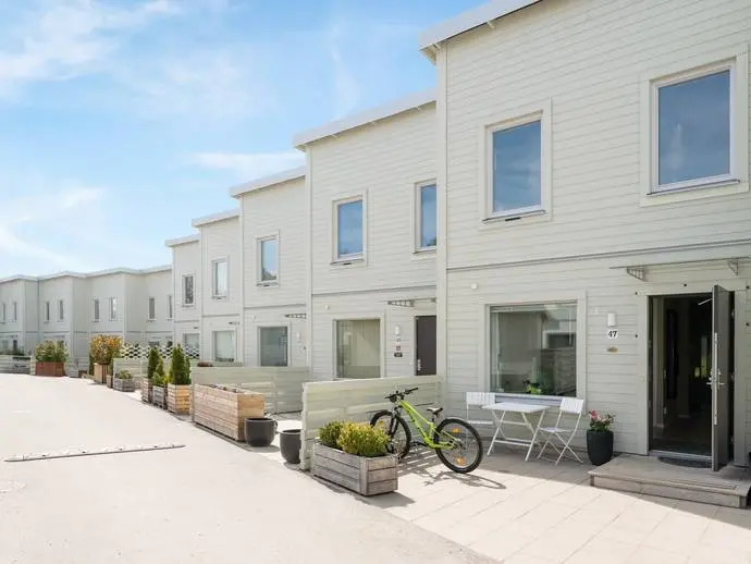 Semi-detached/terraced, Viggholmsvägen 47. Photo 1 of 20