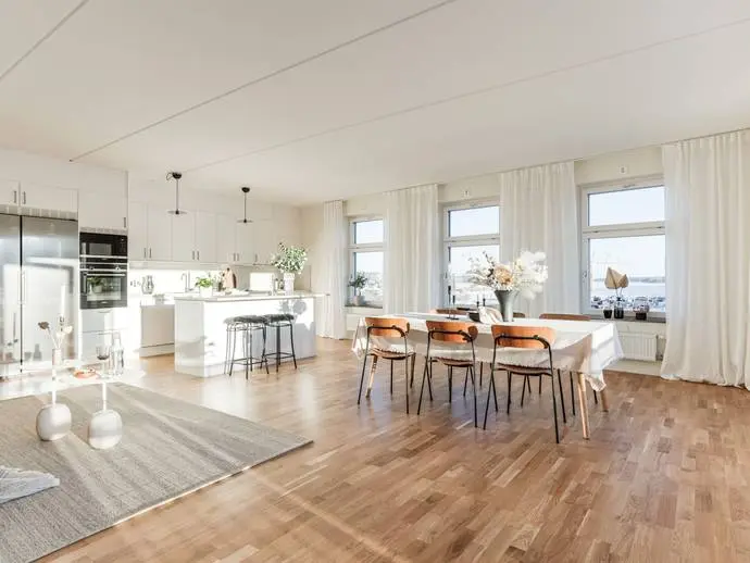 Bild 1 av 20 på Hamnpromenaden 17