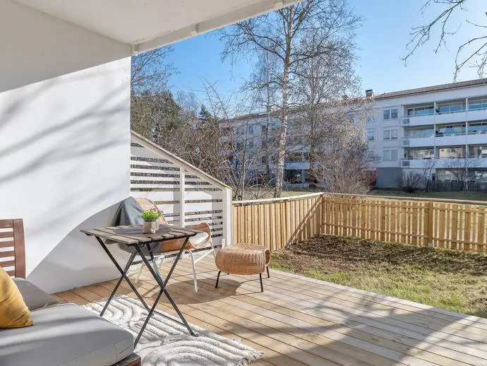 Lägenhet, Vallavägen 123. Bild 1 av 16