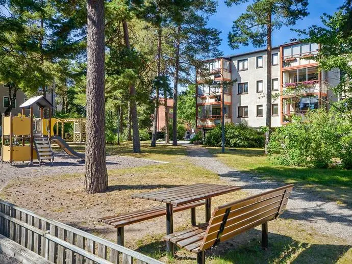 Image 1 of 20 of Midgårdsvägen 34