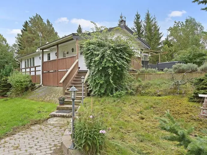 Bild 1 av 20 på Skogshyddevägen 22