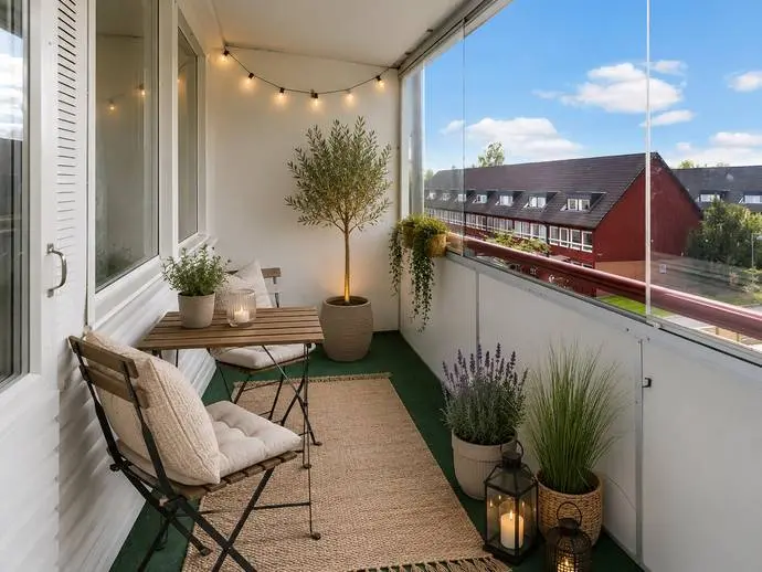 Lägenhet, Timotejvägen 12. Bild 1 av 18