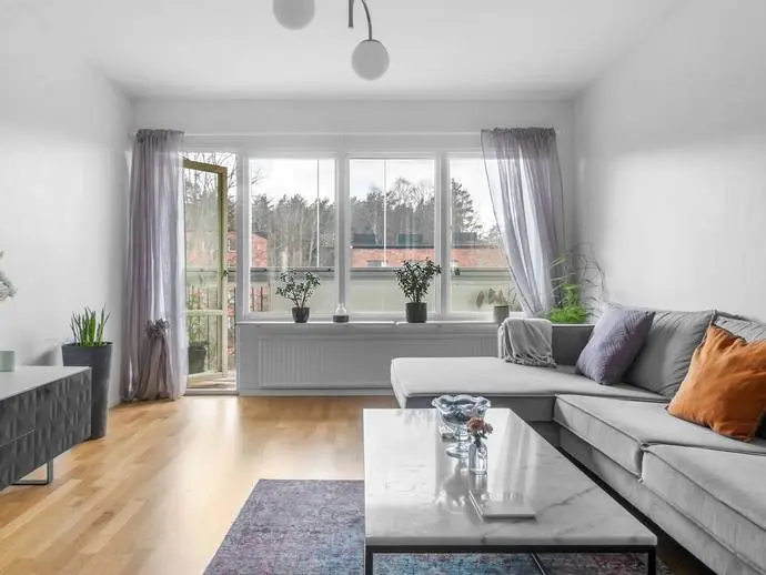 Bild 1 av 18 på Kruthornsvägen 22B