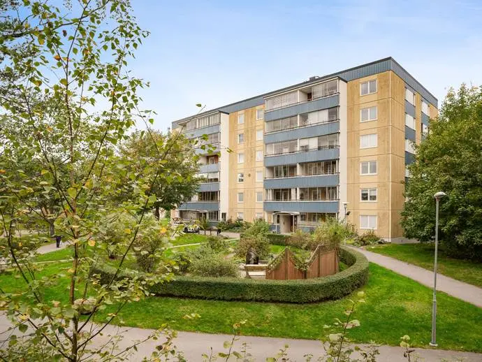 Lägenhet, Fornhöjdsvägen 54. Bild 1 av 19