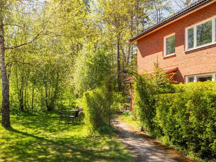 Bild 1 av 20 på Nydalavägen 31