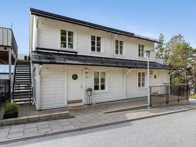 Lägenhet, Stensnäsvägen 54. Bild 1 av 20