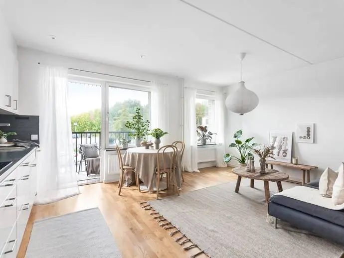 Lägenhet, Gamla Enköpingsvägen 174. Bild 1 av 20