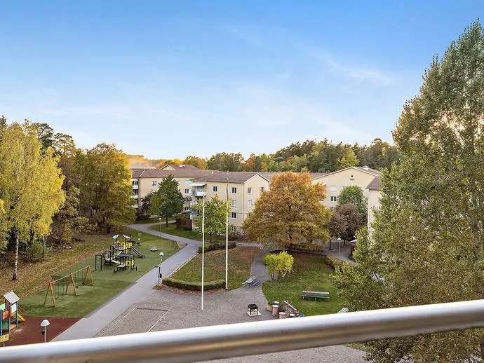 Lägenhet, Skarpbrunnavägen 11, 6tr. Bild 1 av 20