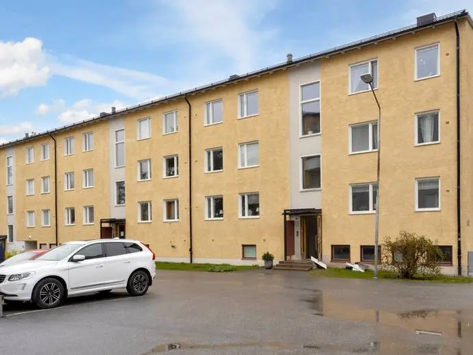 Bild 1 av 20 på Månstorpsvägen 18 1tr