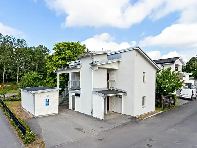 Bild 1 av 13 på Tomtbergavägen 323E