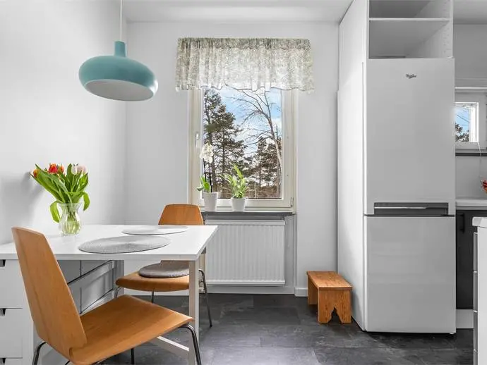 Lägenhet, Tullingebergsvägen 2C, Botkyrka. Bild 1 av 14