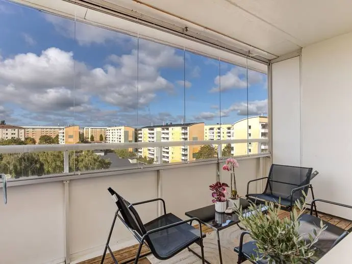 Bild 1 av 20 på Klövervägen 11 7tr