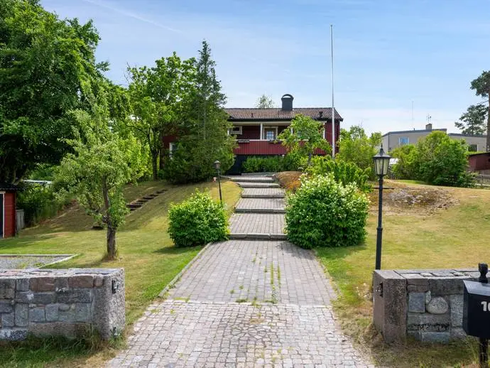 Image 1 of 20 of Sleipnervägen 10