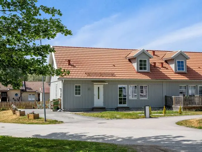Par-/radhus, Hillersjövägen 2L. Bild 1 av 20