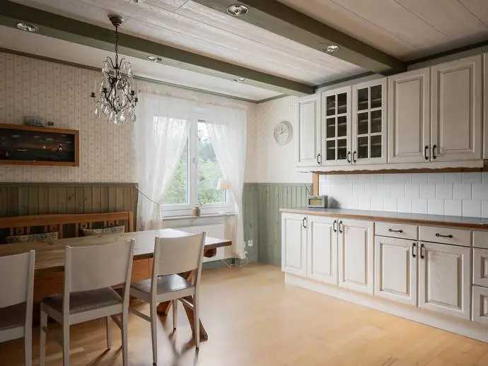 Lägenhet, Grönviksvägen 10. Bild 1 av 18