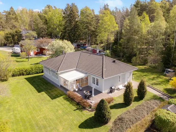 Bild 1 av 20 på Husbyvägen 30