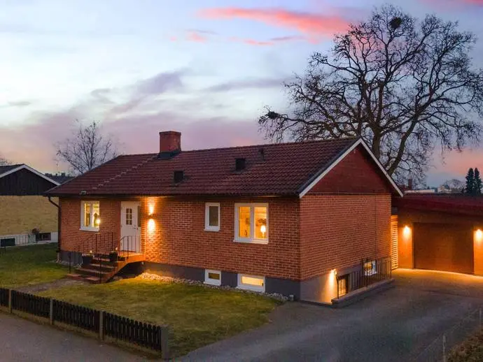 Villa, Sigfrids väg 29. Bild 1 av 20