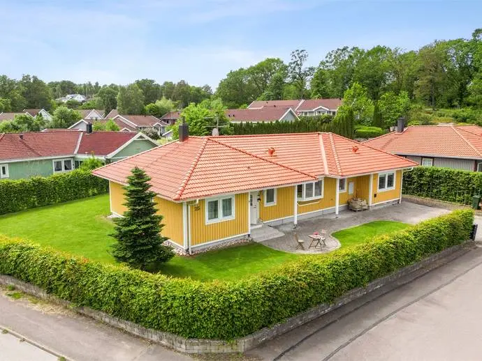 Bild 1 av 20 på Krokängsvägen 25