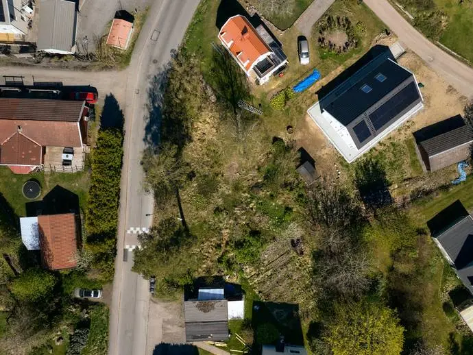 Tomt / mark, Bergums Prästgårdsväg 46. Bild 1 av 11