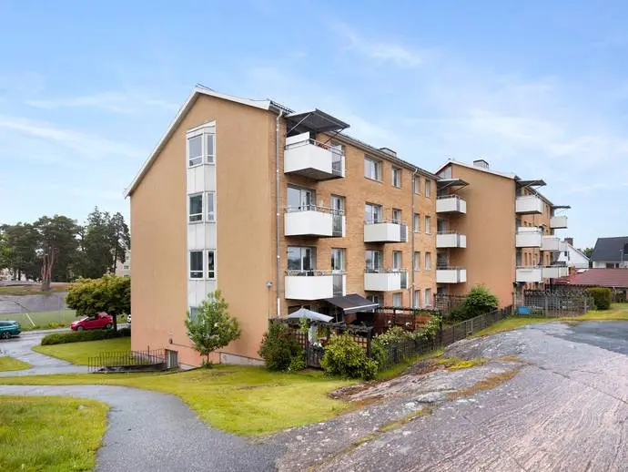 Image 1 of 20 of Peter Baggegatan 8A