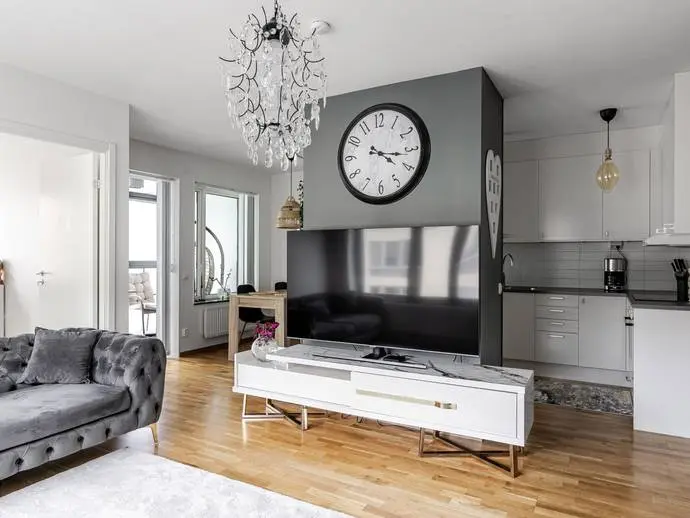 Bild 1 av 20 på Skvadronsgatan 8