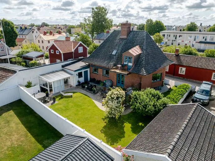 Bild 1 av 20 på Rännevallsgatan 7