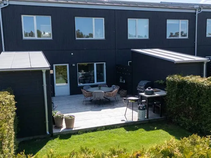 Bild 1 av 20 på Körvelvägen 27