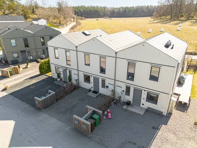 Bild 1 av 20 på Kanelvägen 16
