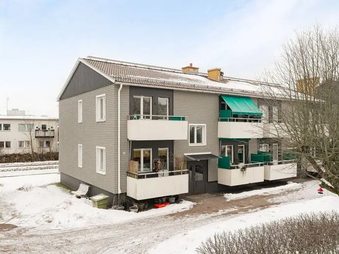 Bild 1 av 20 på Blomstervägen 3A