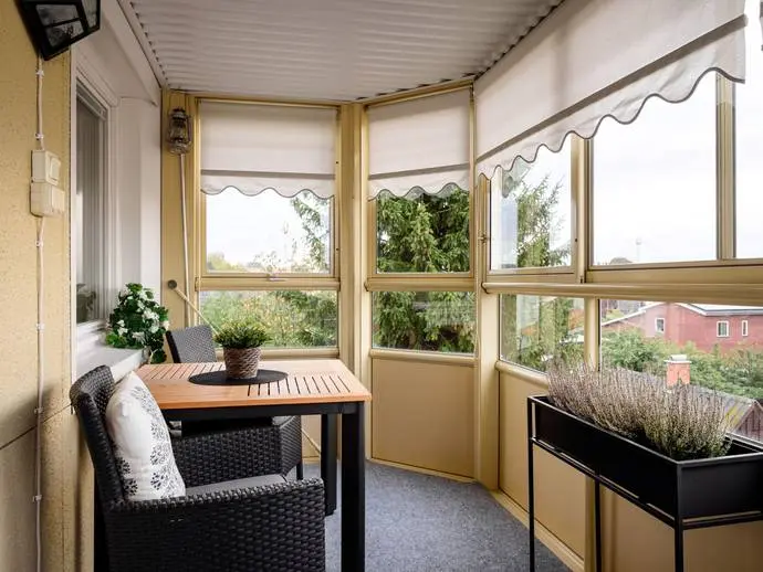 Lägenhet, Hagavägen 54. Bild 1 av 18