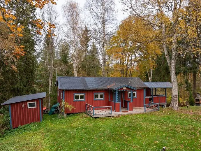 Bild 1 av 20 på Nyhyttan 92