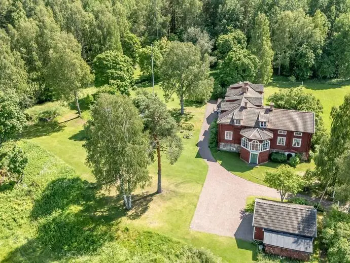 Bild 1 av 20 på Karlslundsvägen 10