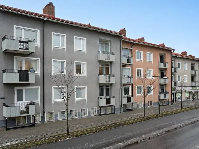 Bild 1 av 15 på Hagavägen 16E