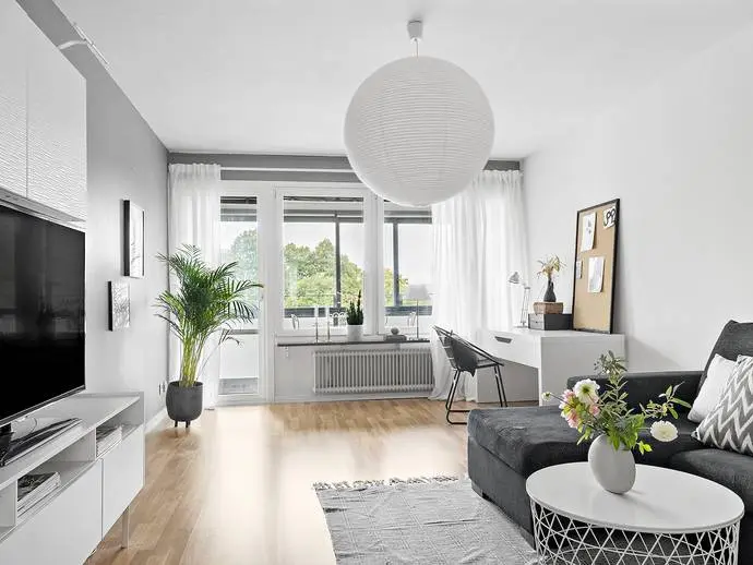 Bild 1 av 17 på Häradsvägen 34b
