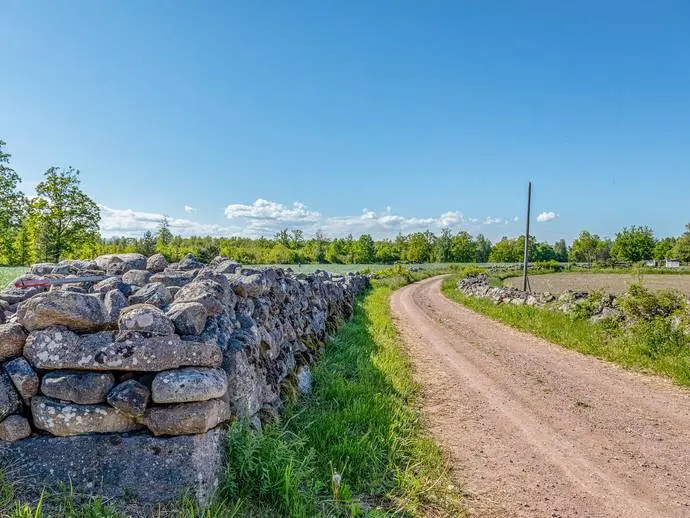 Bild 1 av 14 på Tomt i Solberga Ålem