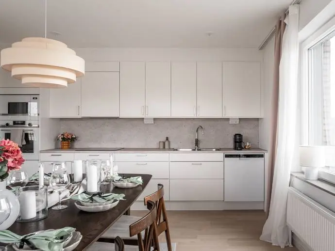 Bild 1 av 20 på Oskarshallsgatan 17
