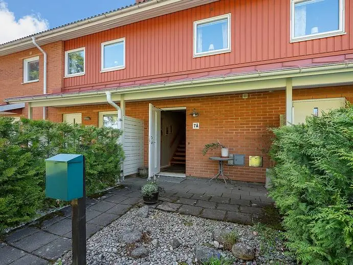 Bild 1 av 20 på Bokvägen 7 Å