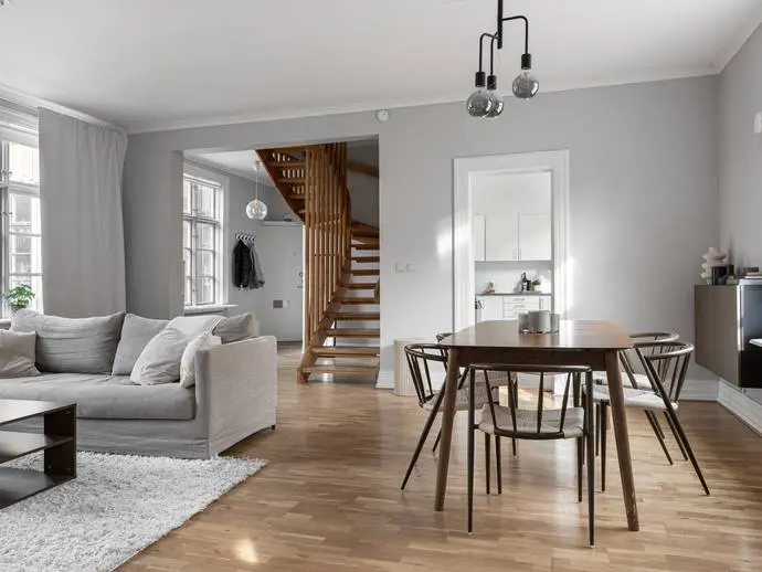 Bild 1 av 15 på Smedjegatan 36