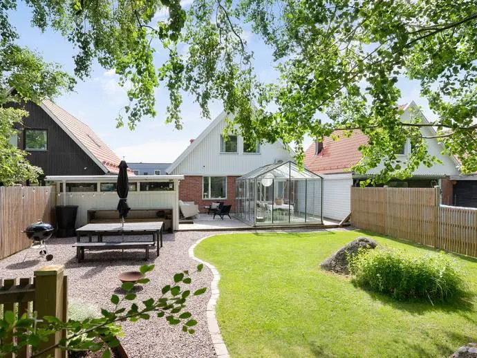 Villa, Lövängsvägen 62, Sandviken. Bild 1 av 20