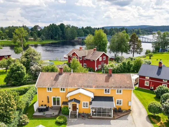 Villa, Tullvägen 11 och 11A, Ljusdal. Bild 1 av 20