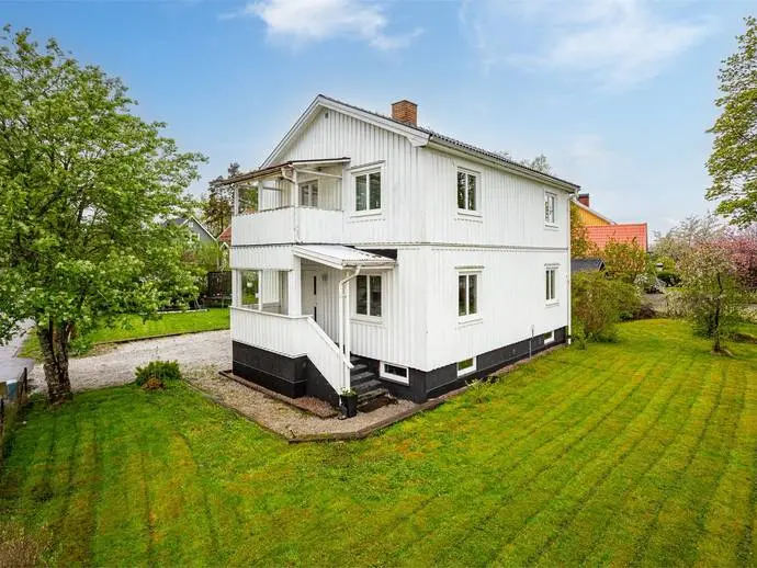 Villa, Norevägen 15, Lindesberg. Bild 1 av 20