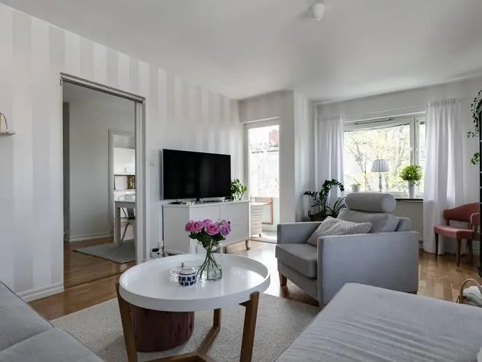 Lägenhet, Hjälmarvägen 7. Bild 1 av 20